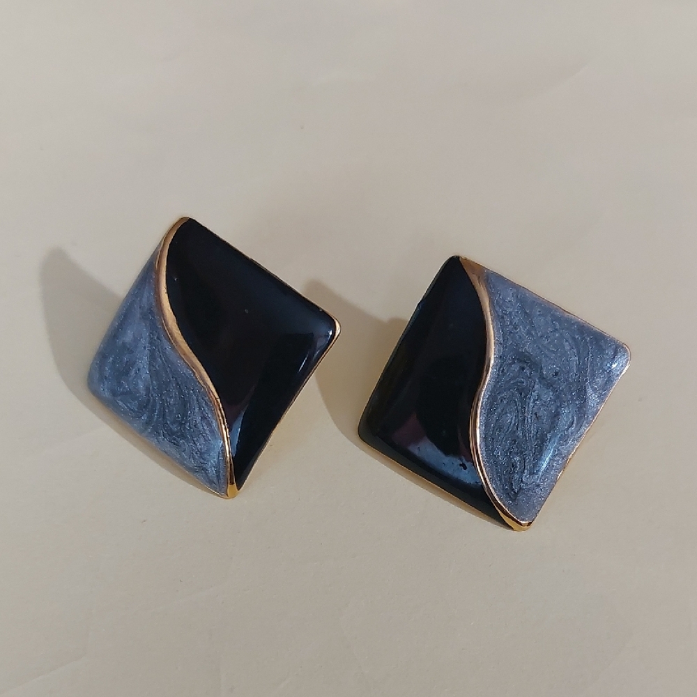 Vintage Yin Yang Black Gray Enameled Tin Square Diamond Stud Earrings